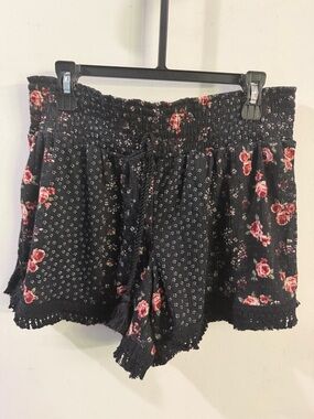 No Boundaries Medium Shorts